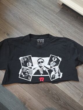 Fuerza Regida Black Graphic Crop Top with Photo Collage Print